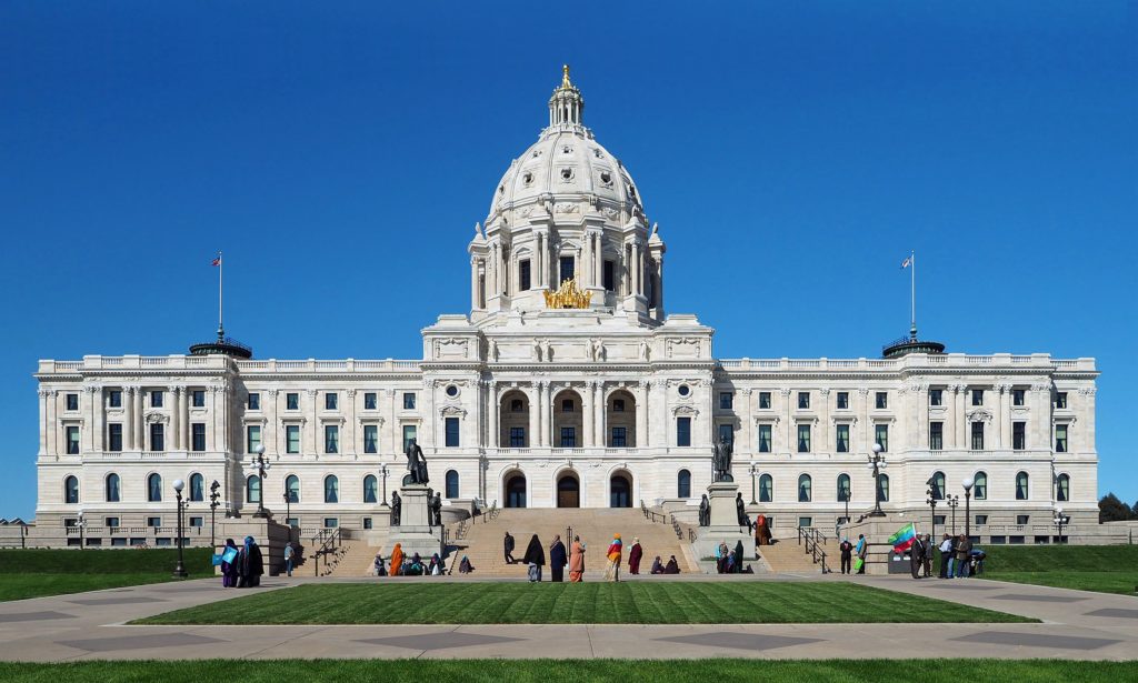 A view of the Minnesota Capitol building from the front
