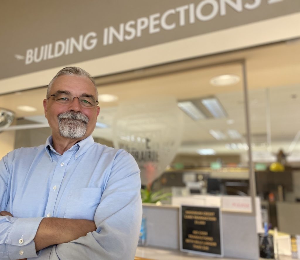 Longtime EP building official retires