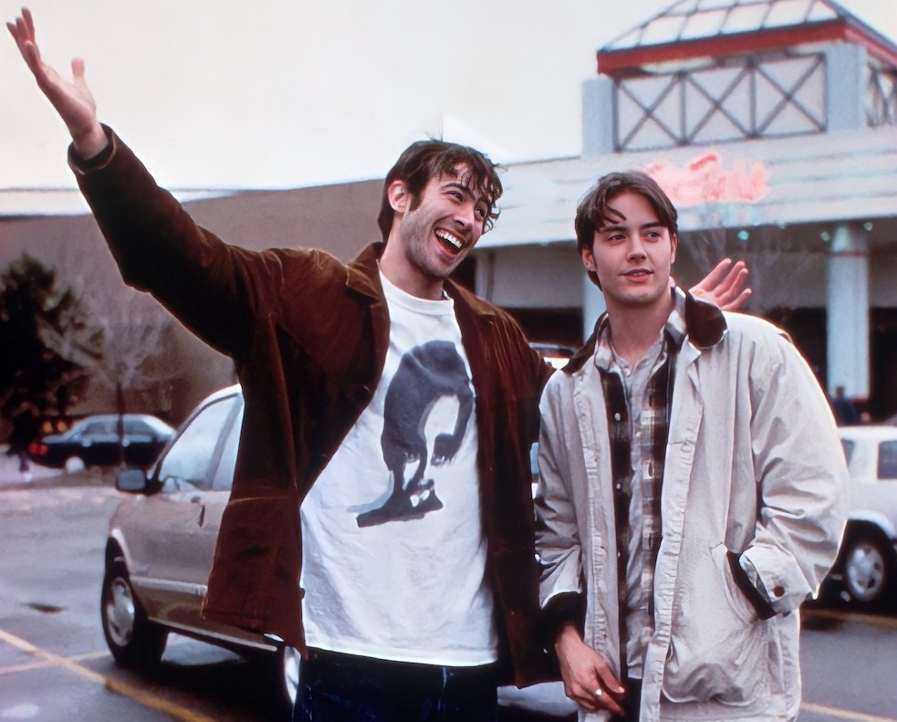 Actors Jason Lee (Brodie) and Jason London (T.S. Quinn) outside Eden Prairie Center in a publicity shot for “Mallrats.” Source: Gramercy Pictures