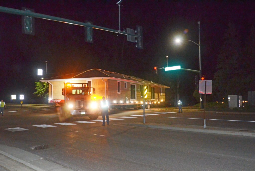 16305/07 in the intersection of Lincoln Lane and Eden Prairie Road 7-21-22