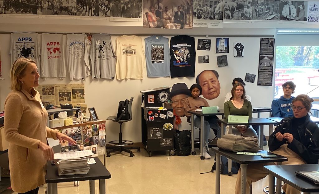 Nancy Tyra-Lukens speaks to students of an AP U.S. government class last week EPHS on the 2022 Voter Guide and the importance of local journalism. Photos courtesy of Brian Sibley