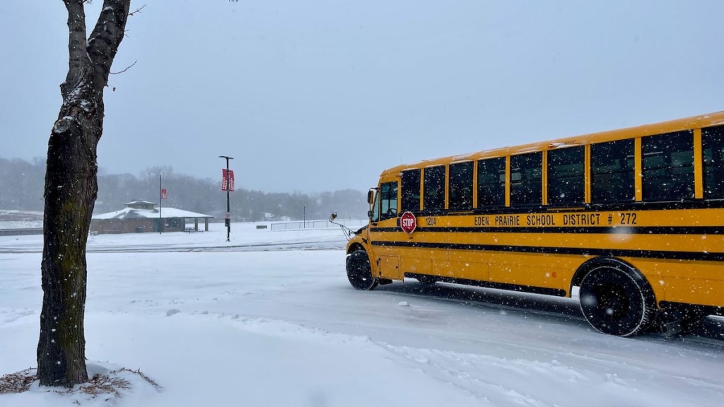 A bus navigates in the snow at Forest Hills Elementary School in Eden Prairie. File photo by Ben Hymans
