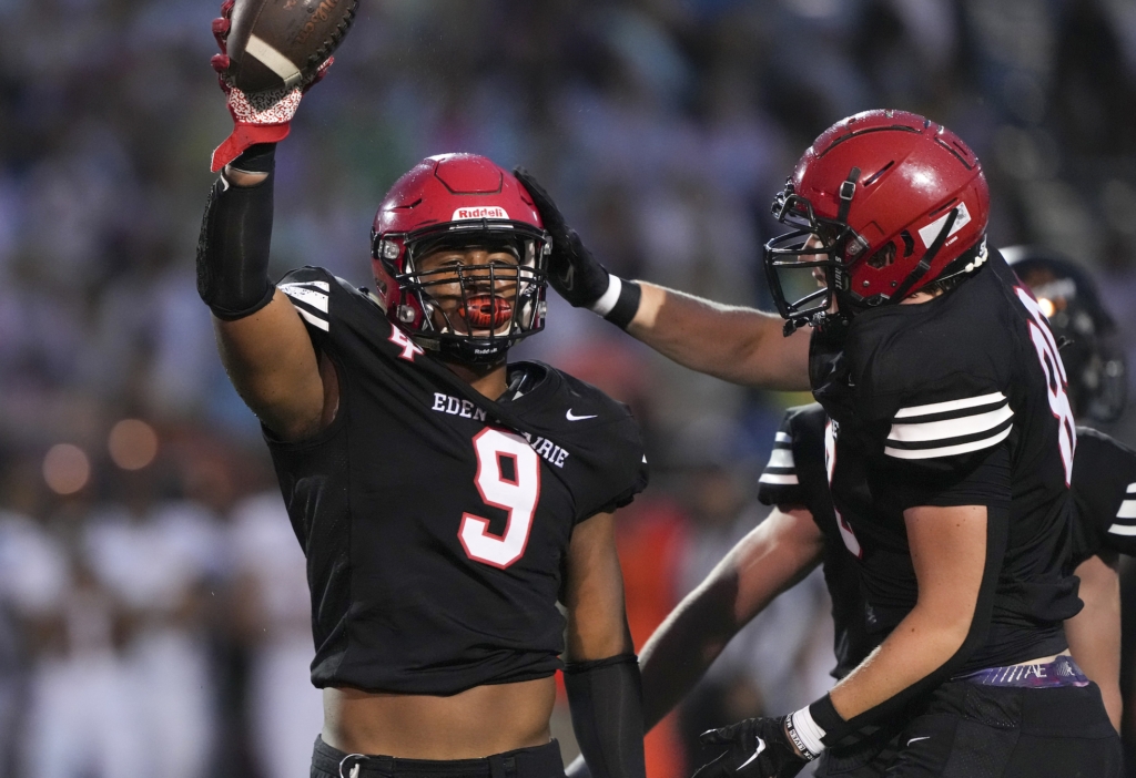 Eagles defensive end Chiddi Obiazor signed his letter of intent to play college football at Kansas State. Photo by Rick Olson
