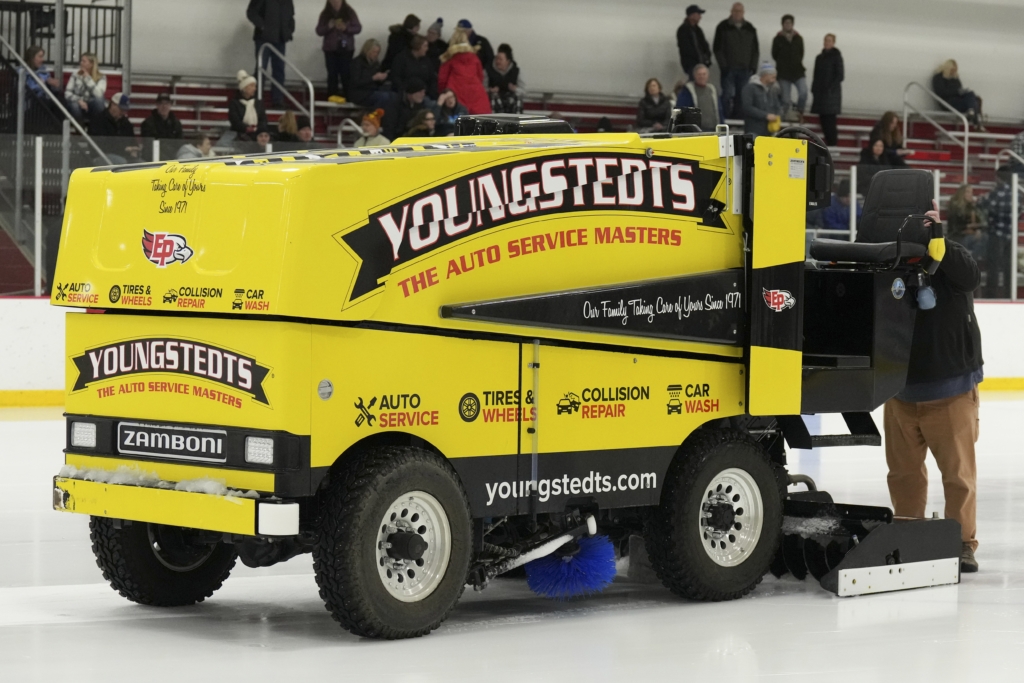 Zamboni woes: Eagles twice put on ice by stalled machine