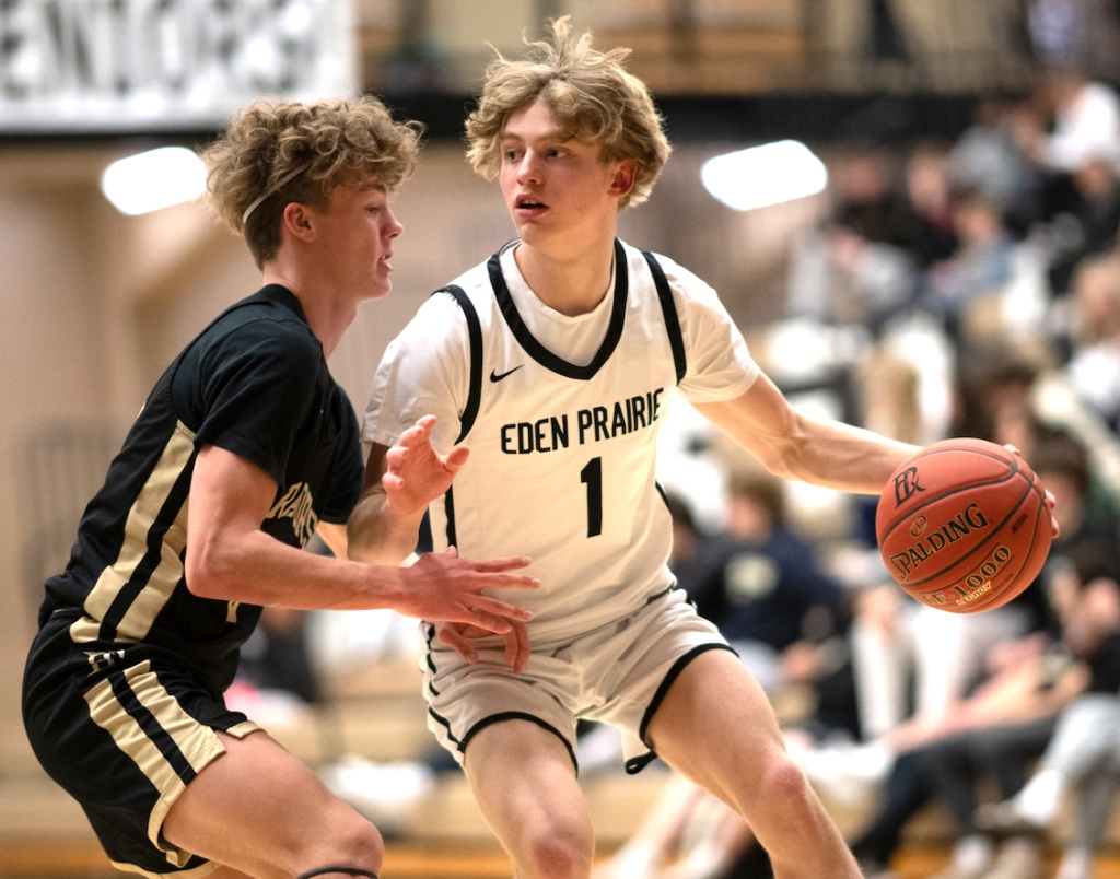 After two-game win streak, Eagles fall at East Ridge