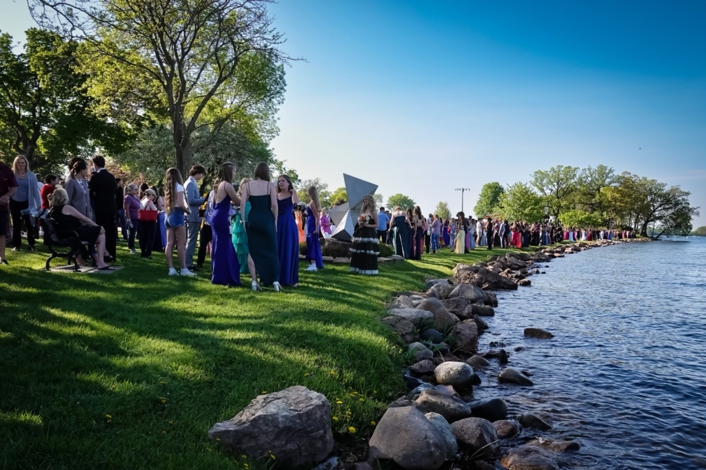 EPHS students strike a pose at Excelsior Commons for pre-prom photos