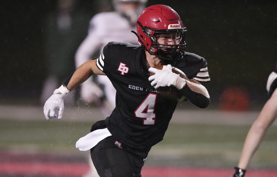 Soggy senior night ends in another victory for the Eagles