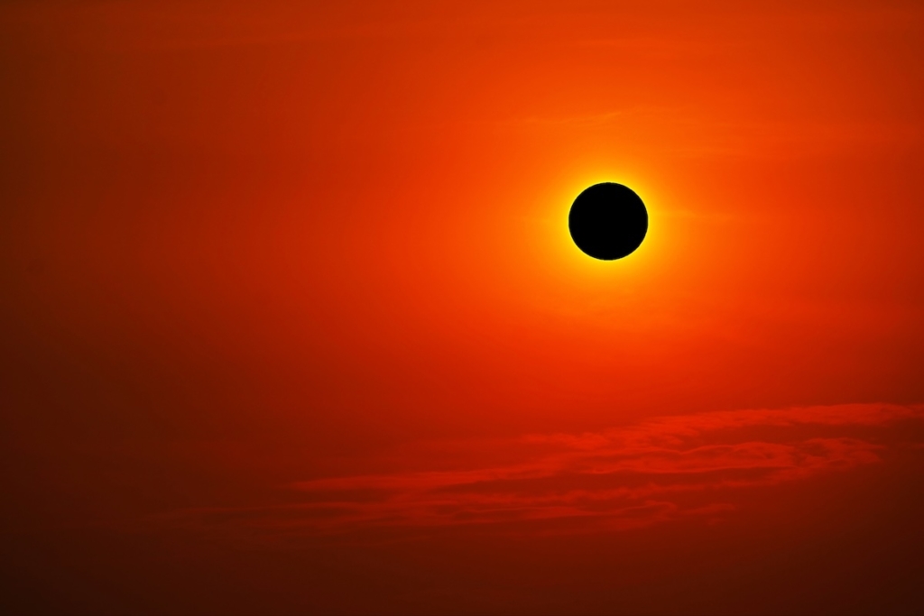This annular solar eclipse showcases the distinct 'ring of fire,' created when the moon, slightly smaller in apparent size, allows the sun's outer rim to remain visible.