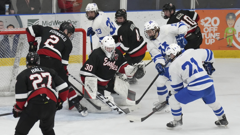 Eagles win three straight before test at top-ranked Tonka