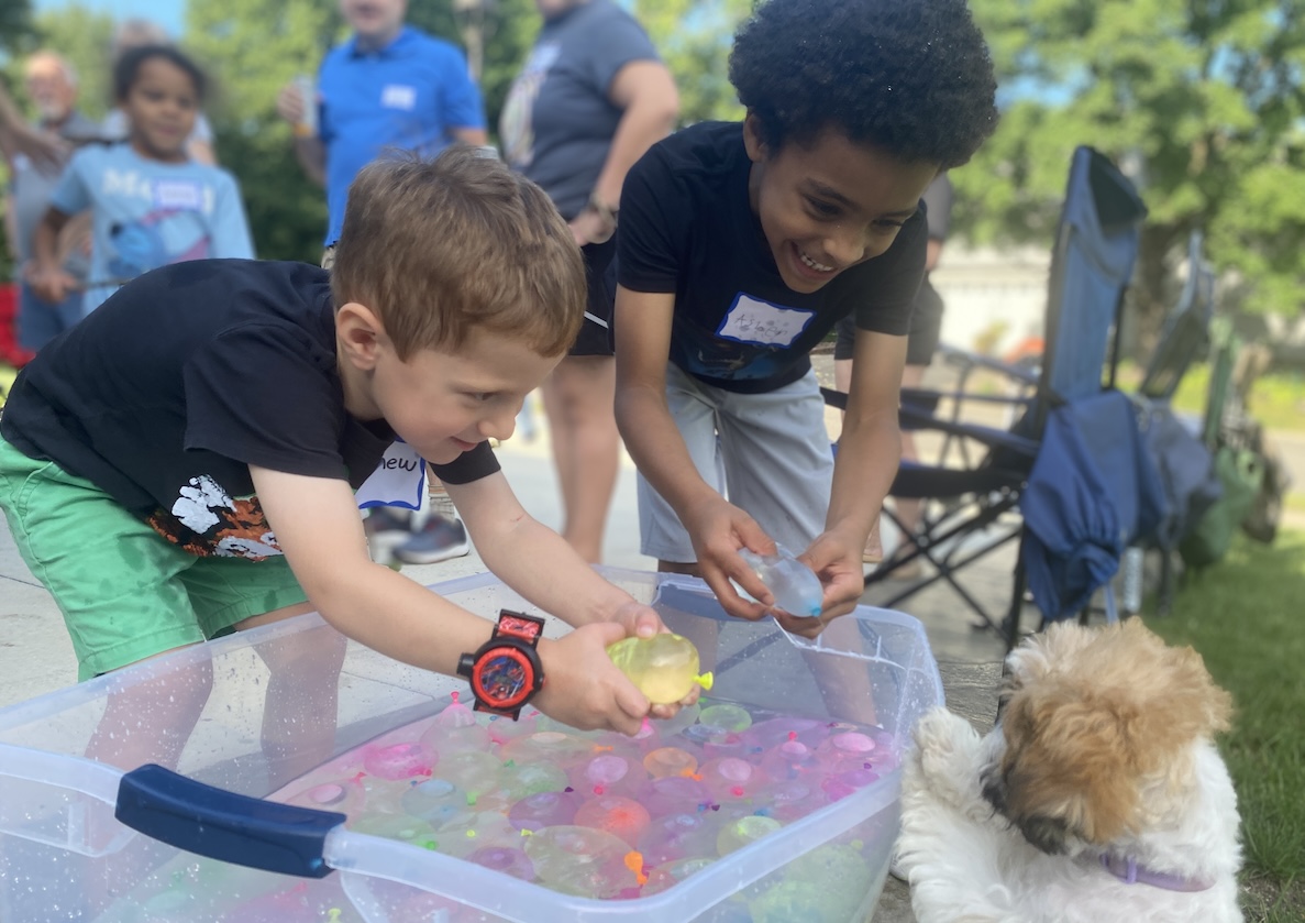 Eden Prairie unites with generosity