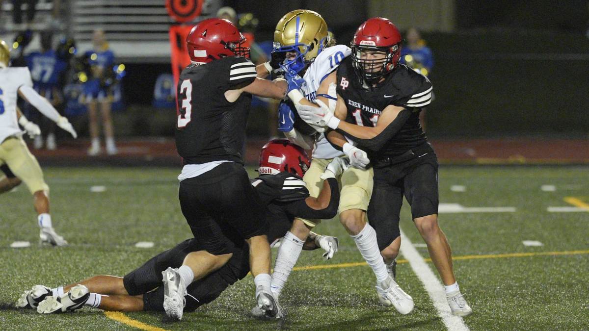 Homecoming hopes dashed for Eagles in loss to Wayzata