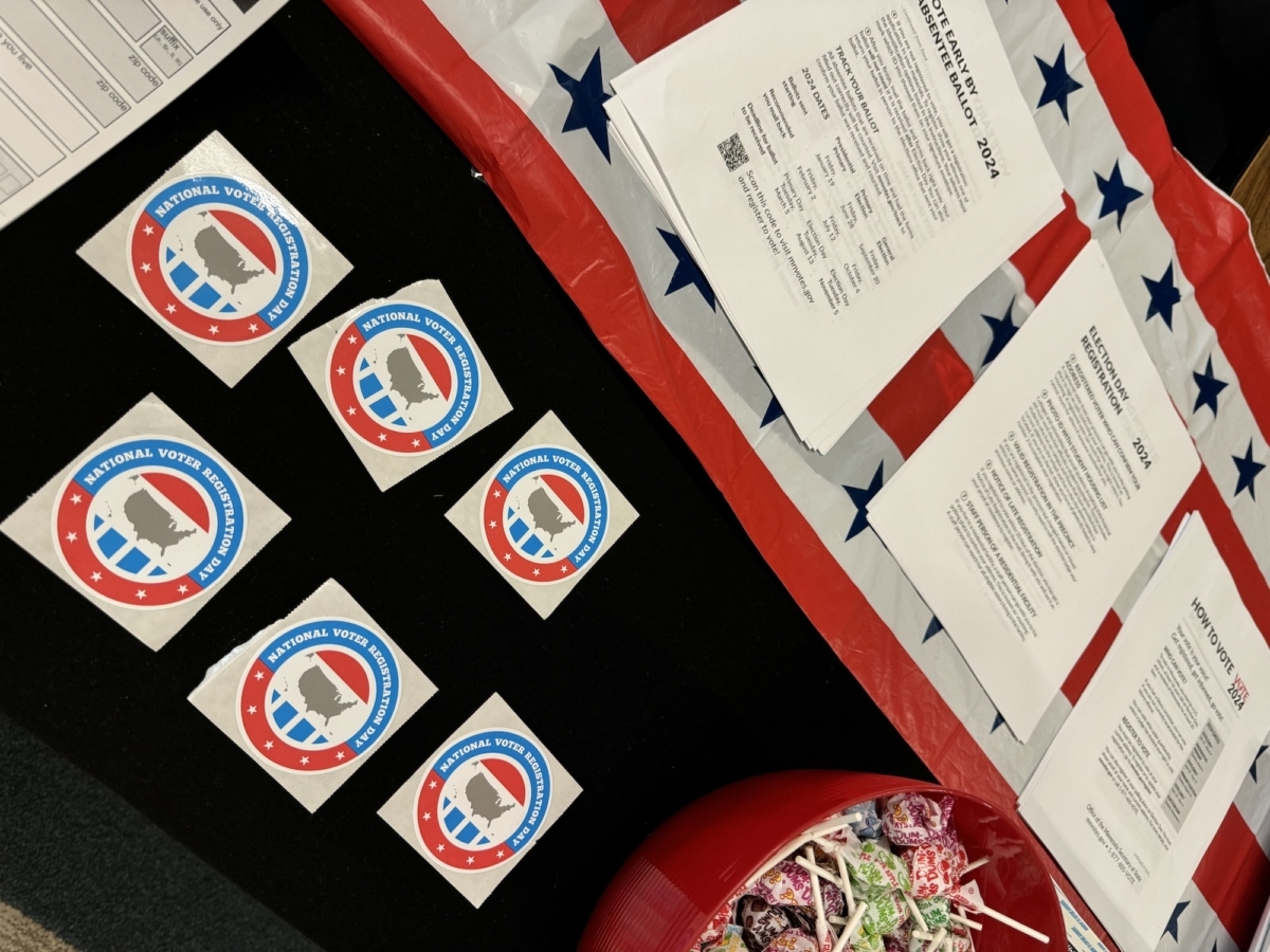 The nonpartisan League of Women Voters provided assistance and information on National Voter Registration Day.  Photo by Juliana Allen