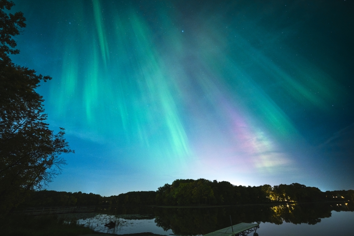 Suburban skies shine bright with aurora