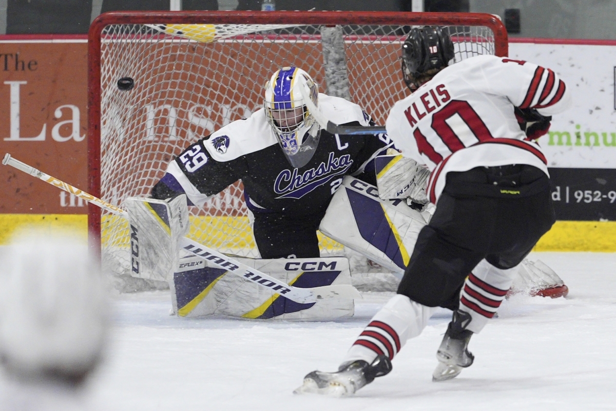 Eagles boys hockey dominates Chaska 7-1 in season opener