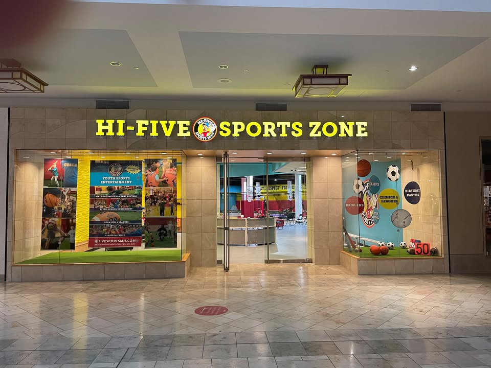 Photo of front door and windows of Hi-Five Sports Zone in Eden Prairie Center