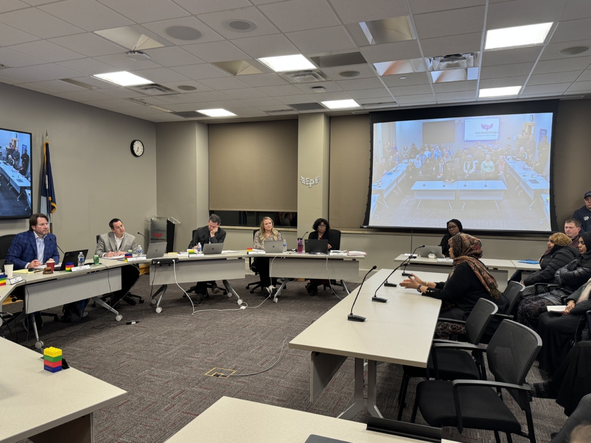 Fadumo Hassan, an Eden Prairie Schools parent, spoke to the board during the Jan. 27 meeting. Photo by Juliana Allen