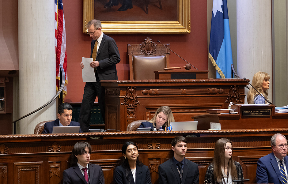 Legislative chaos goes bicameral: Mitchell issue returns to tied Senate; House can’t officially meet without DFL