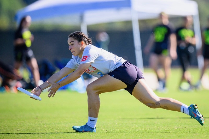 Eugenia Garza competes at the 2024 USA Ultimate Club Championships. Photo credit: Sam Hotaling for UltiPhotos, courtesy of Eugenia Garza