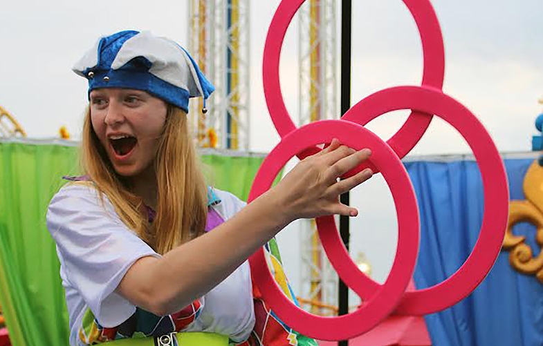 Kayla Malmgren performs at Valleyfair Grand Carnivale. Photo by Lauren Malmgren