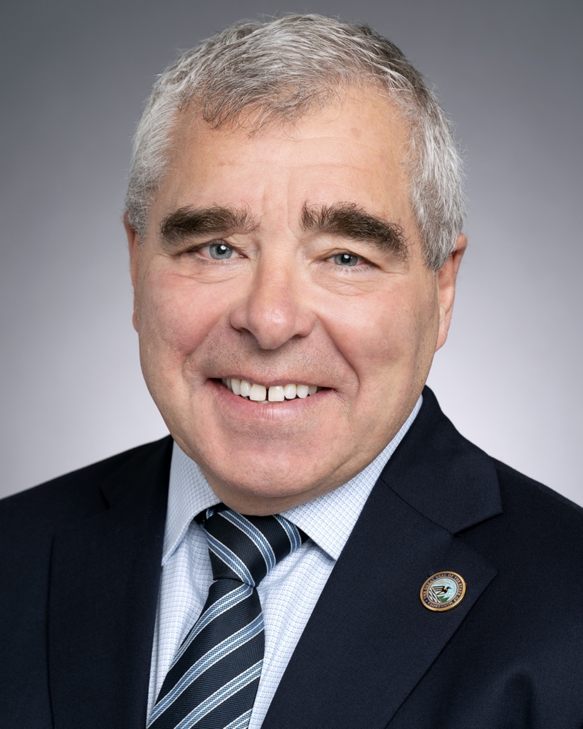 Official 2025 photo of Sen. Steve Cwodzinski