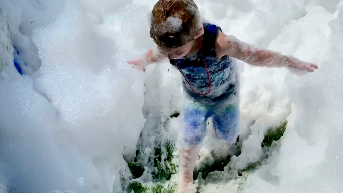 Play foam spayed out from a nozzle to create a thrilling play area for kids. The hide and chase fun lasted nearly two hours.