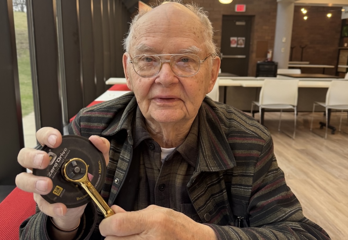 Bob Albertson demonstrates the Zero Drive gearless socket wrench.