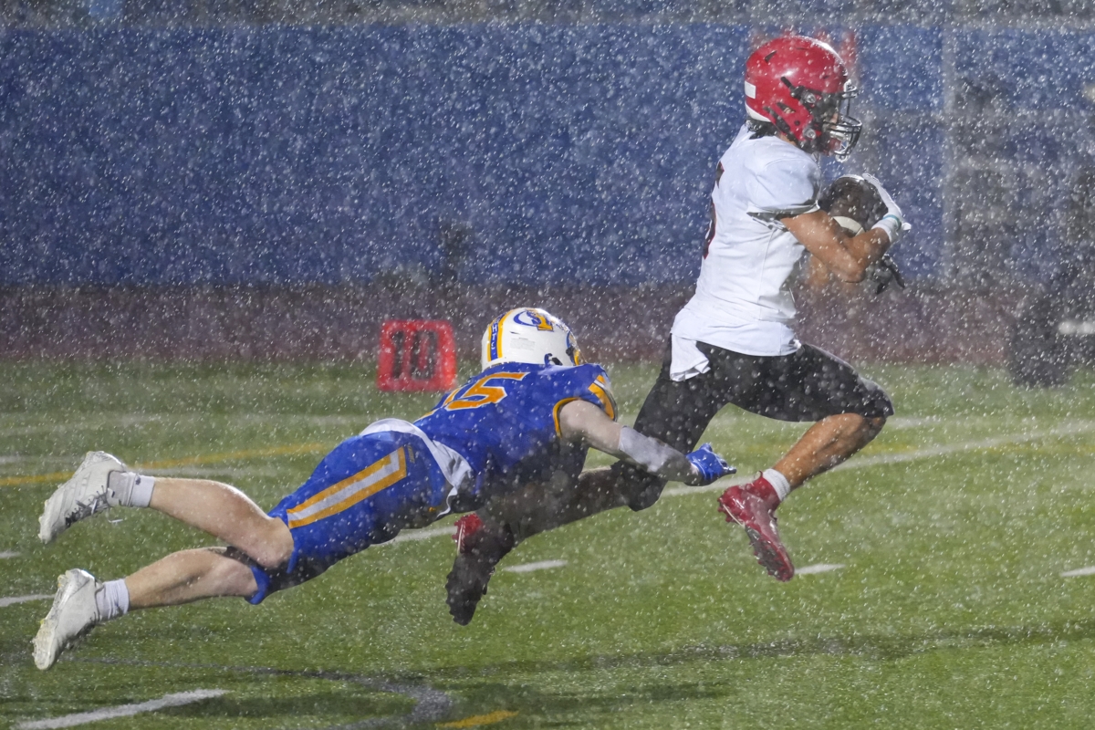 Eagles weather the storm to find a win at St. Michael-Albertville