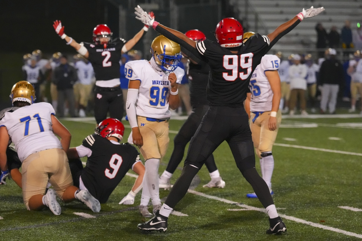 Eagles roll over Wayzata to close regular season