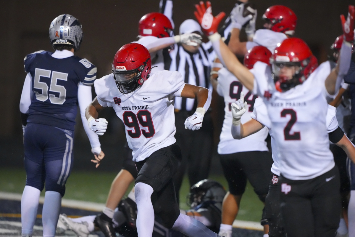 Eagles treat themselves to state quarterfinals with tricky win over Champlin Park